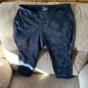Women’s Old Navy Active Wear Capris